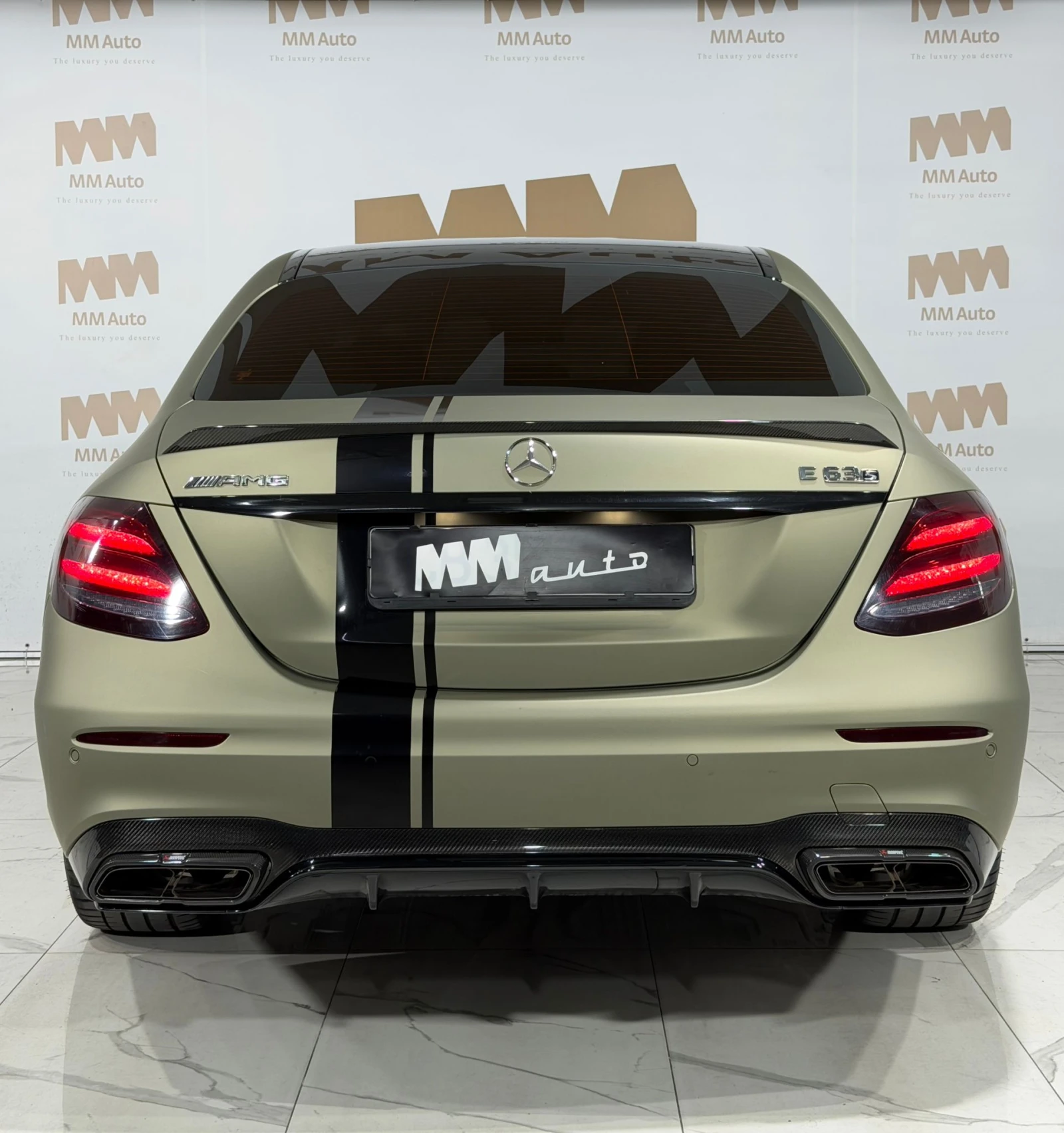 Mercedes-Benz E 63 AMG s* 4Matic* Carbon* Ceramic* HuD* Pano* Burmester - изображение 5