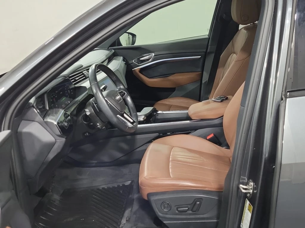 Audi E-Tron S-Line * TECHNIK * CARFAX *  - изображение 10