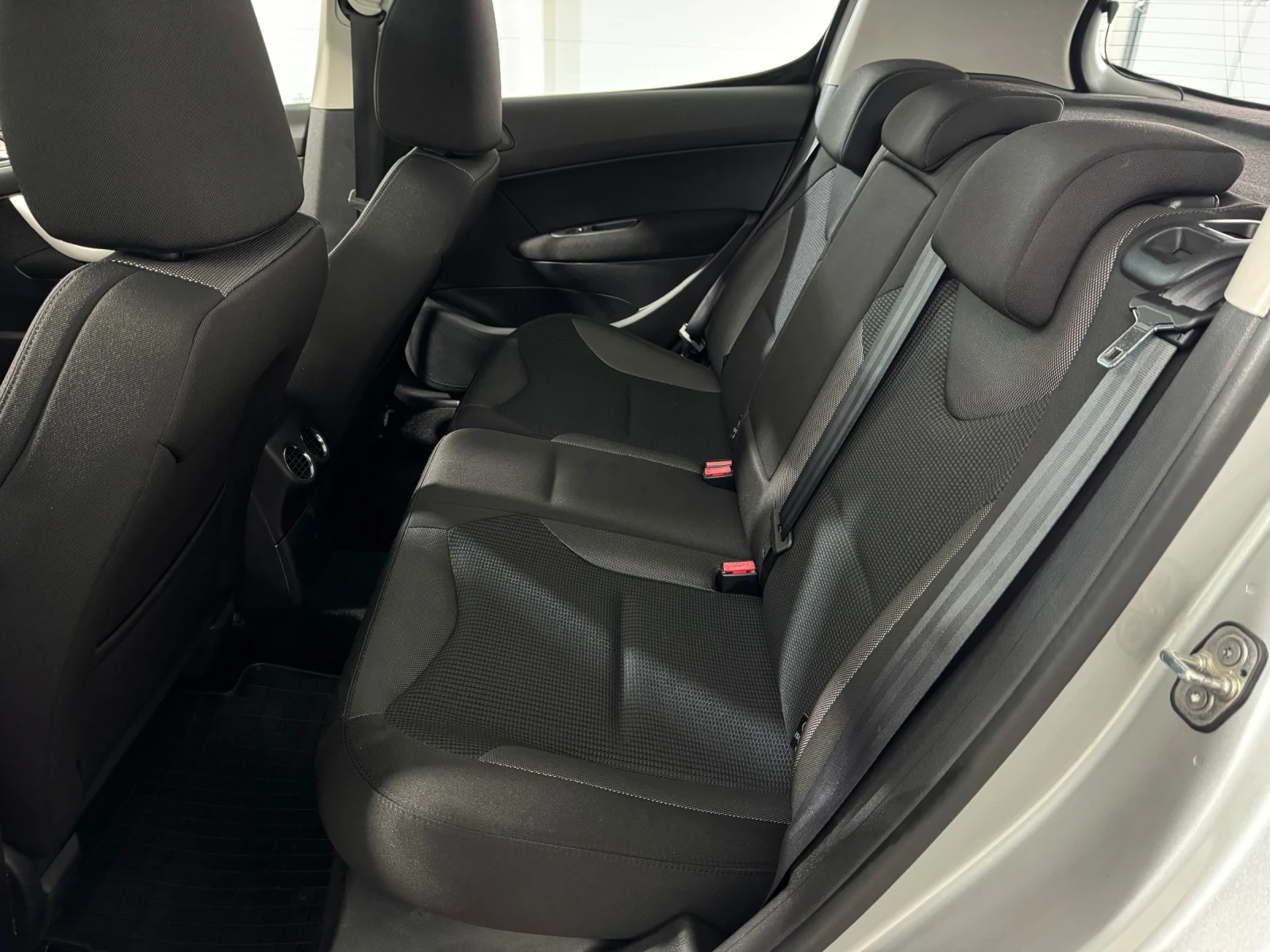 Peugeot 308 2.0 HDI 140 h.p. - 6 �������� - FELINE EDITION | Mobile.bg � ����������� 15