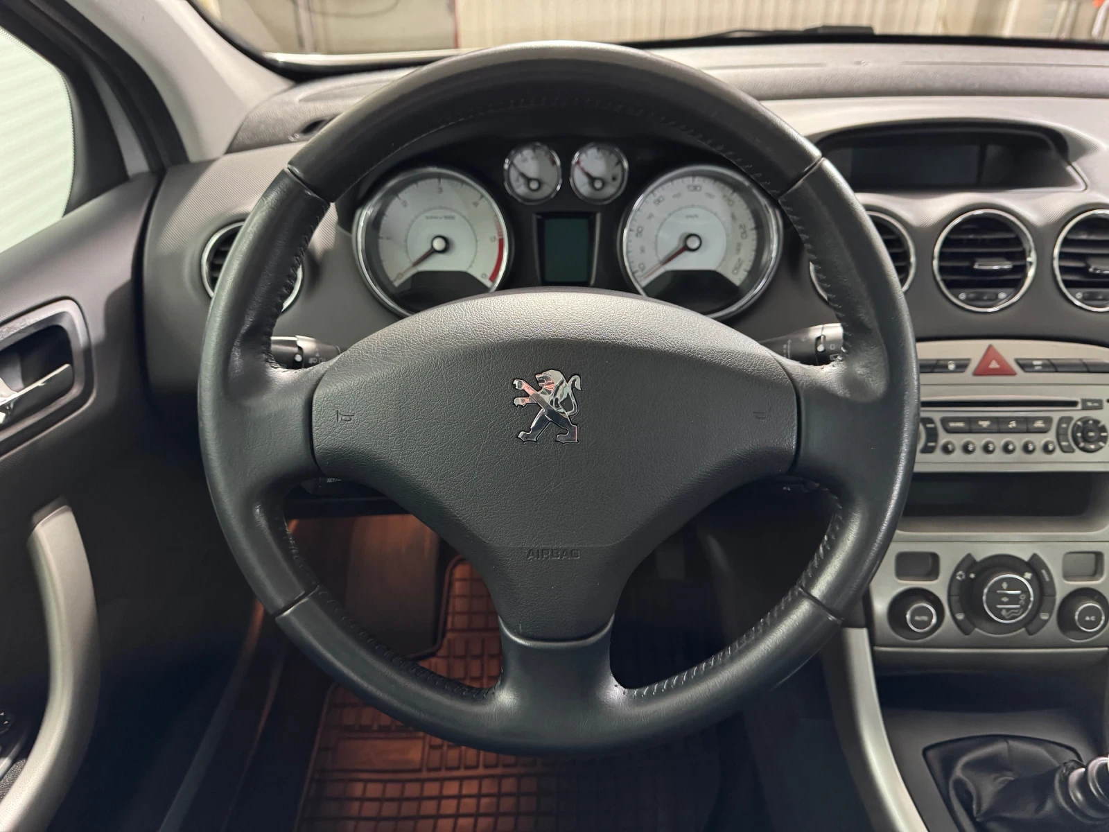 Peugeot 308 2.0 HDI 140 h.p. - 6 скорости - FELINE EDITION - изображение 10
