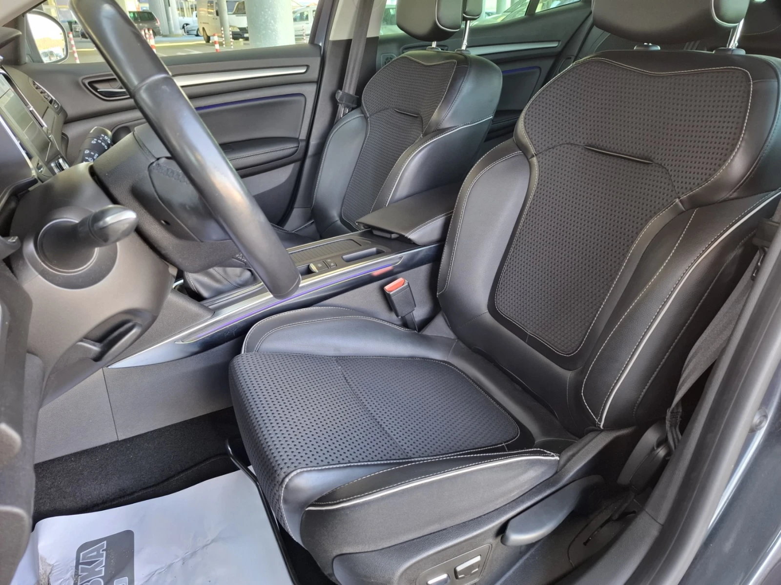 Renault Megane 1.2 TCe* BOSE* 148650�.�.* CAMERA* NAVI*  | Mobile.bg � ����������� 4