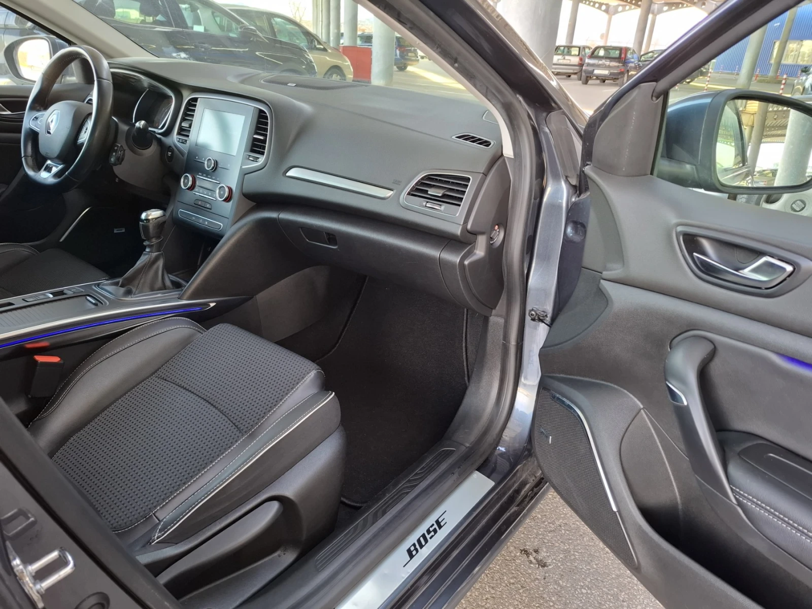 Renault Megane 1.2 TCe* BOSE* 148650�.�.* CAMERA* NAVI*  | Mobile.bg � ����������� 8