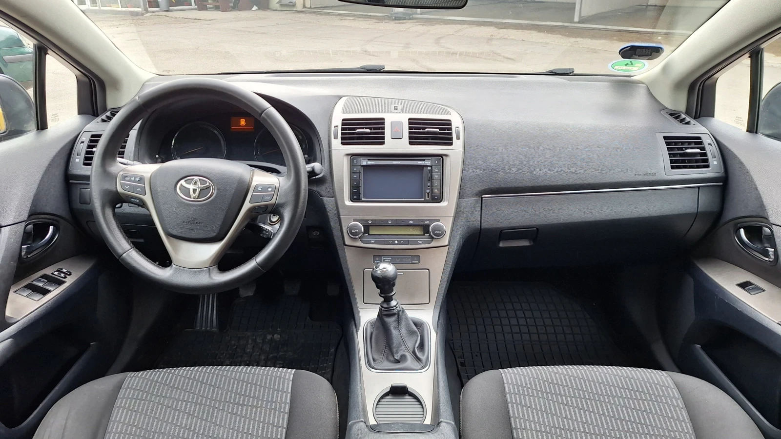 Toyota Avensis 1.8 NAVI, kamera, снимка 5 - Автомобили и джипове - 54017088