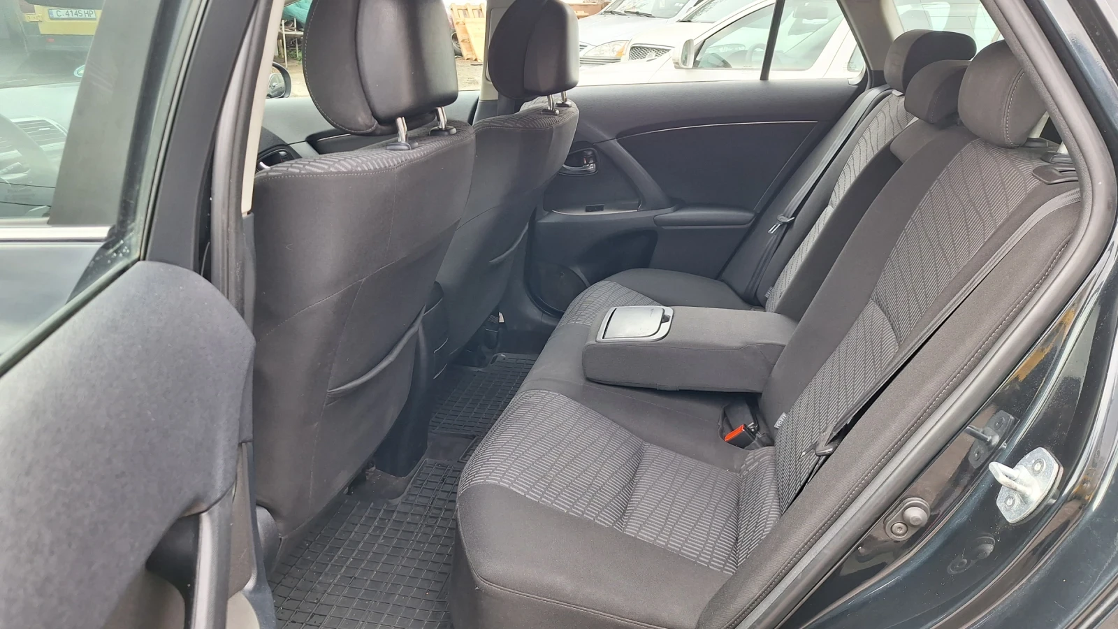 Toyota Avensis 1.8 NAVI, kamera, снимка 7 - Автомобили и джипове - 54017088