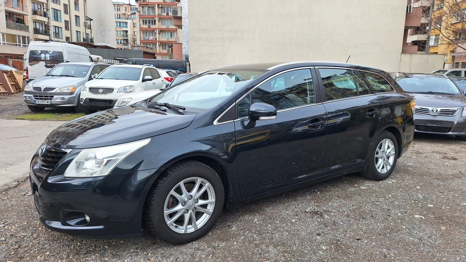 Toyota Avensis 1.8 NAVI, kamera, снимка 2 - Автомобили и джипове - 54017088