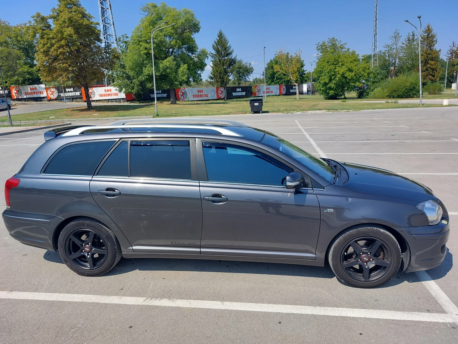 Toyota Avensis 2.2 D4D, снимка 4 - Автомобили и джипове - 54441516