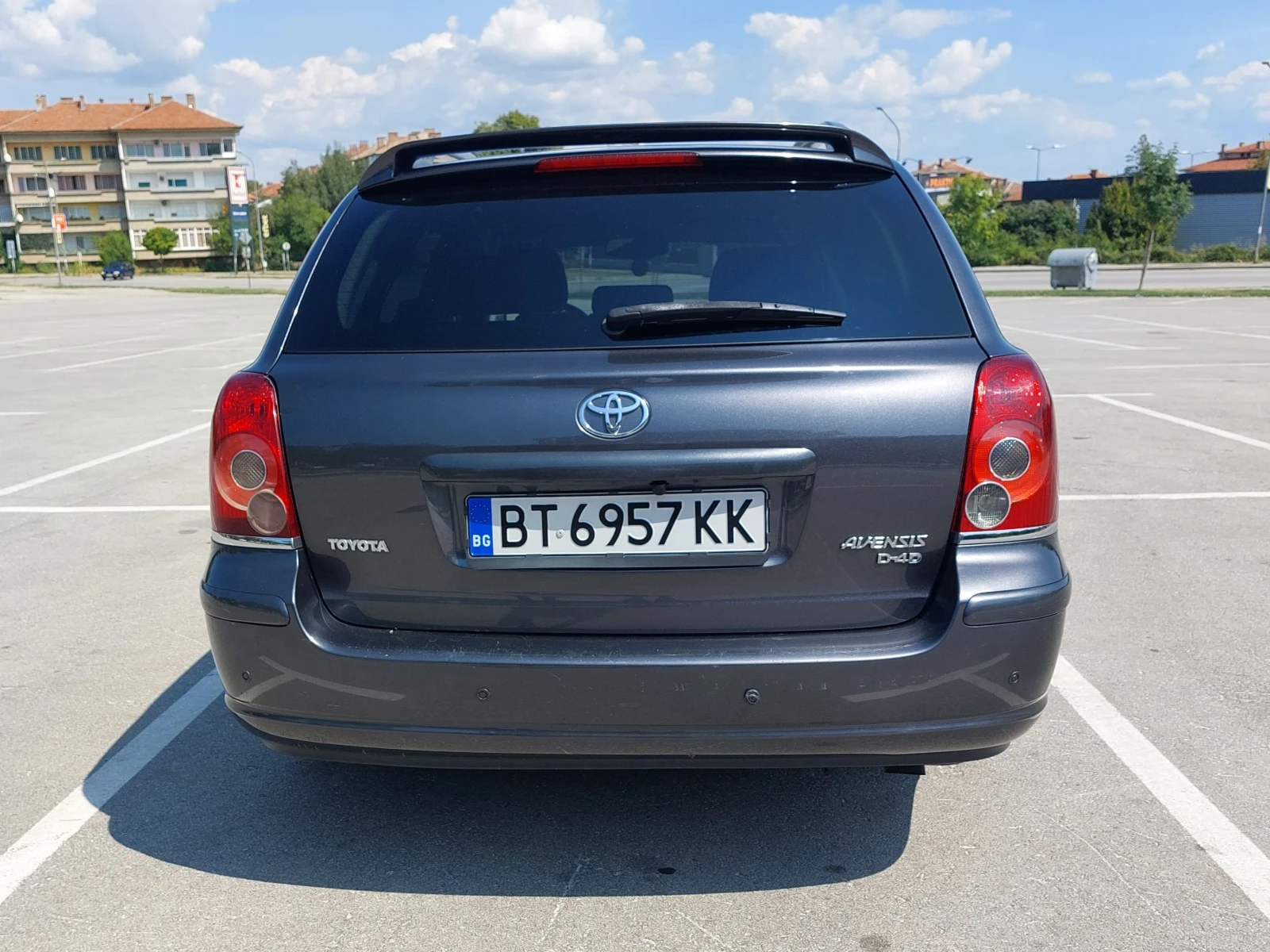 Toyota Avensis 2.2 D4D, снимка 3 - Автомобили и джипове - 54441516