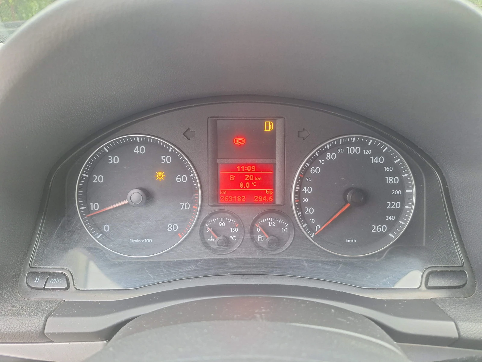 VW Golf 1.6i klima, снимка 9 - Автомобили и джипове - 54640083