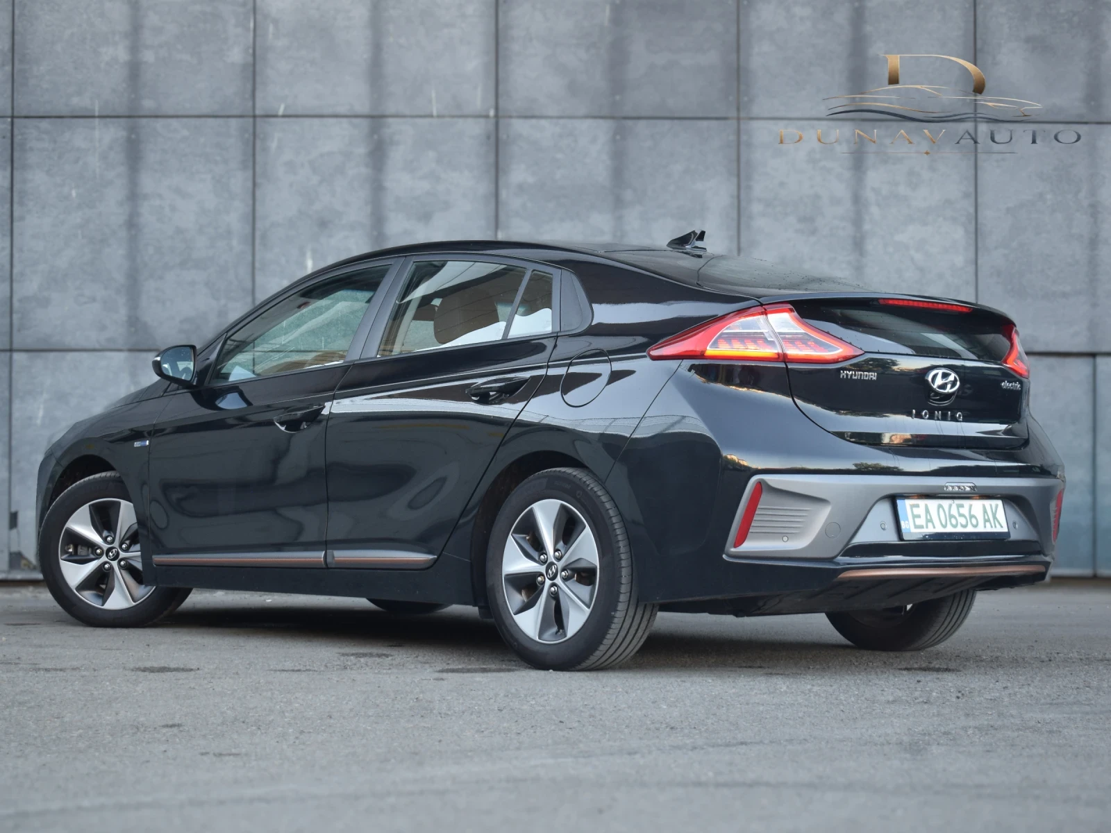 Hyundai Ioniq 28 kWh, снимка 4 - Автомобили и джипове - 54723193