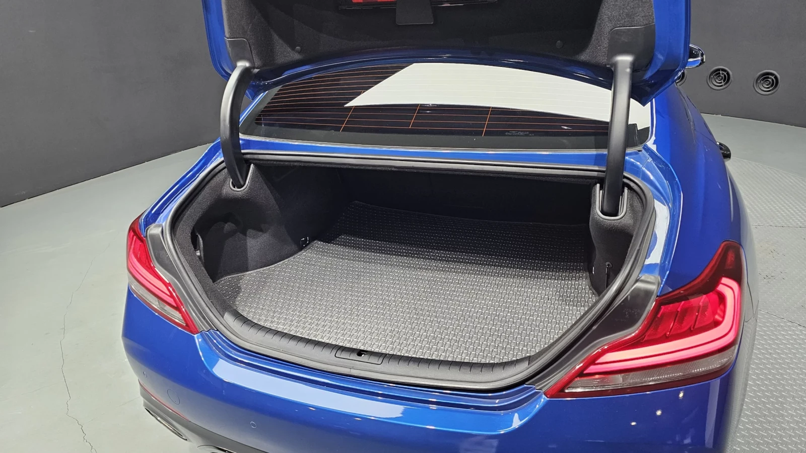Genesis G70 3.3T Sport AWD Supreme, снимка 5 - Автомобили и джипове - 54723819
