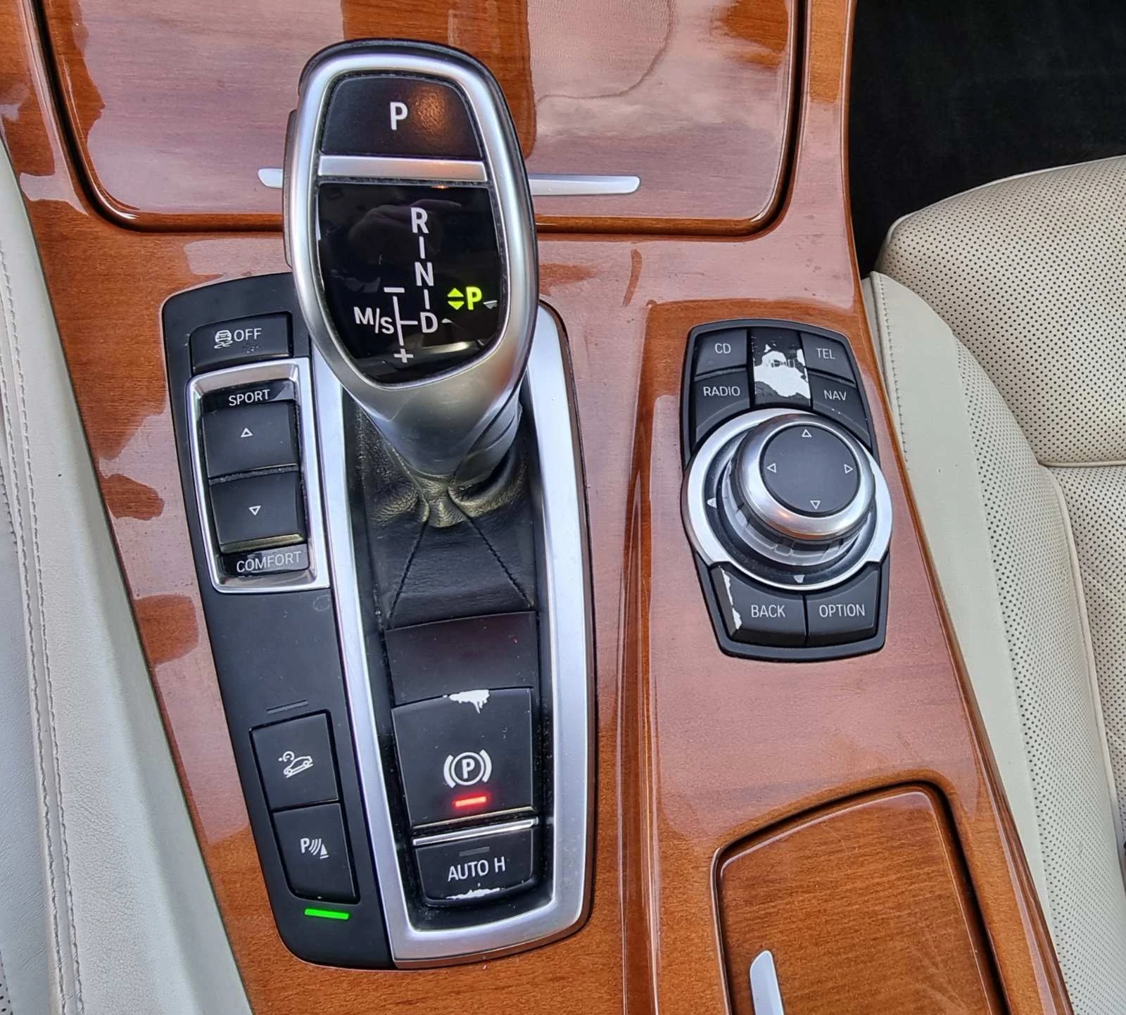 BMW 530 xDrive F10 Individual, снимка 17 - Автомобили и джипове - 54727278