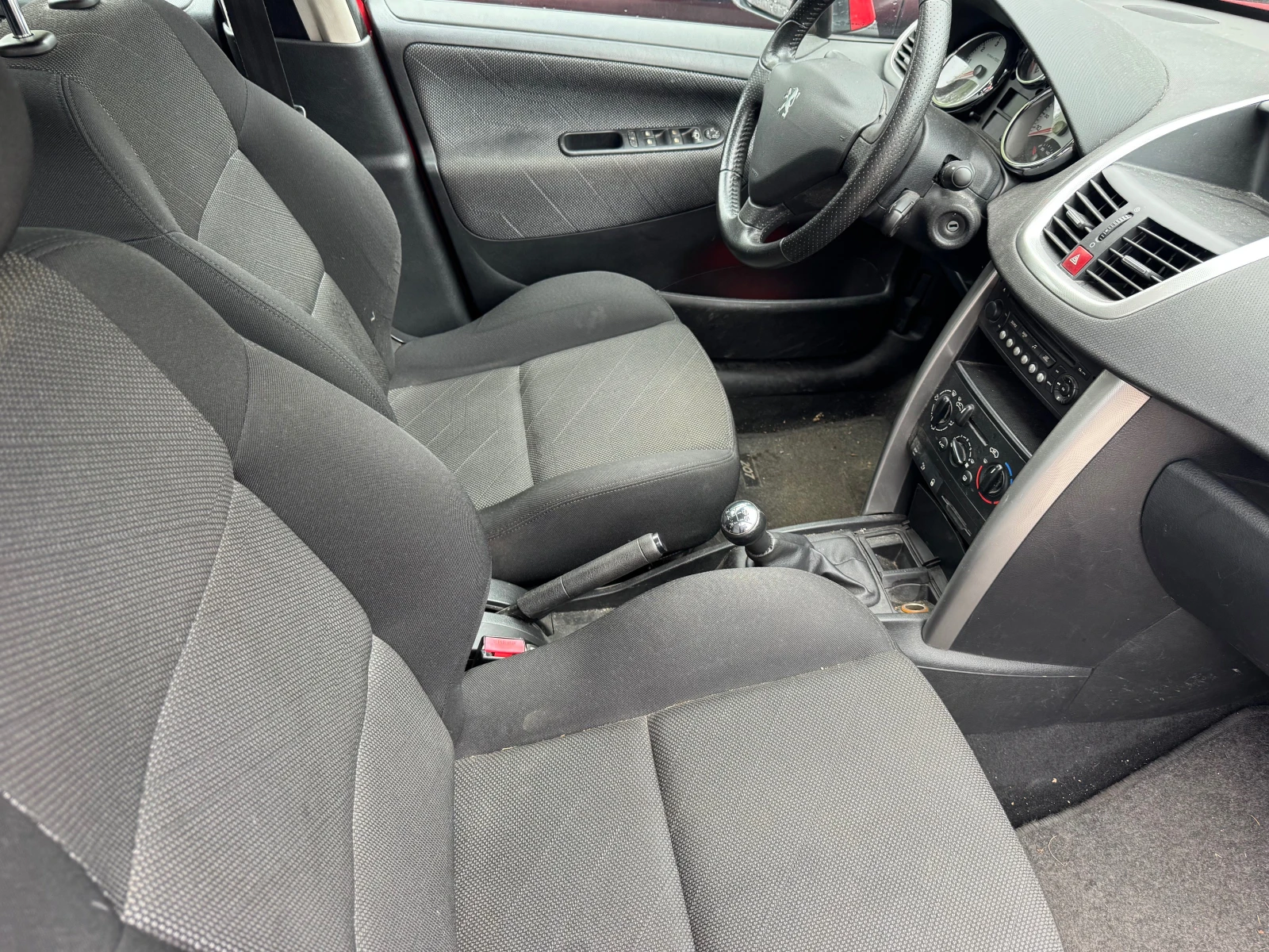 Peugeot 207 1.6, снимка 5 - Автомобили и джипове - 54757972