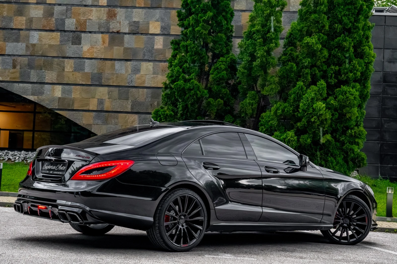 Mercedes-Benz CLS 350 d* AMG PERFORMANCE* BLACK SERIES* 3xTV* HARMAN, снимка 5 - Автомобили и джипове - 54784678