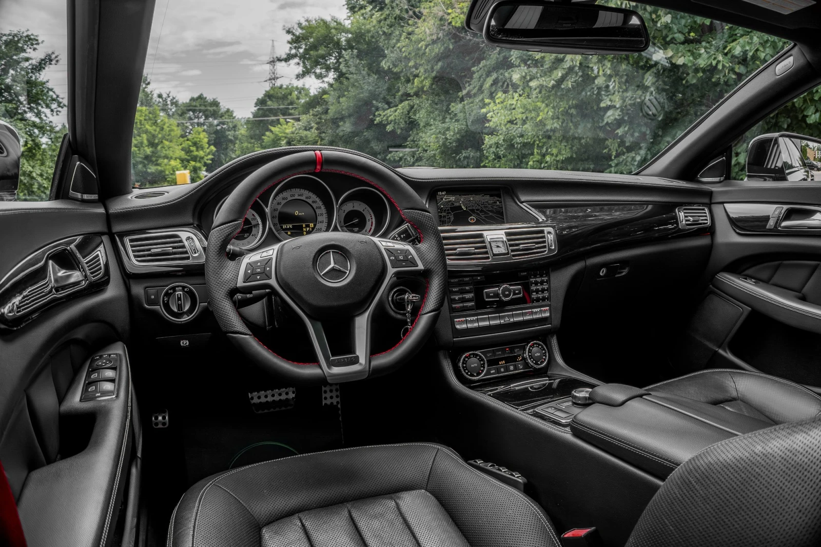 Mercedes-Benz CLS 350 d* AMG PERFORMANCE* BLACK SERIES* 3xTV* HARMAN, снимка 14 - Автомобили и джипове - 54784678