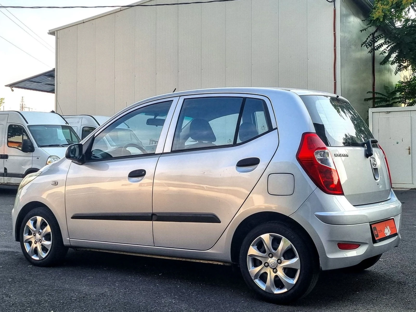 Hyundai I10 1.1 69 �.�. 2011 �. * ��������* �������� ���� 5 | Mobile.bg � ����������� 12