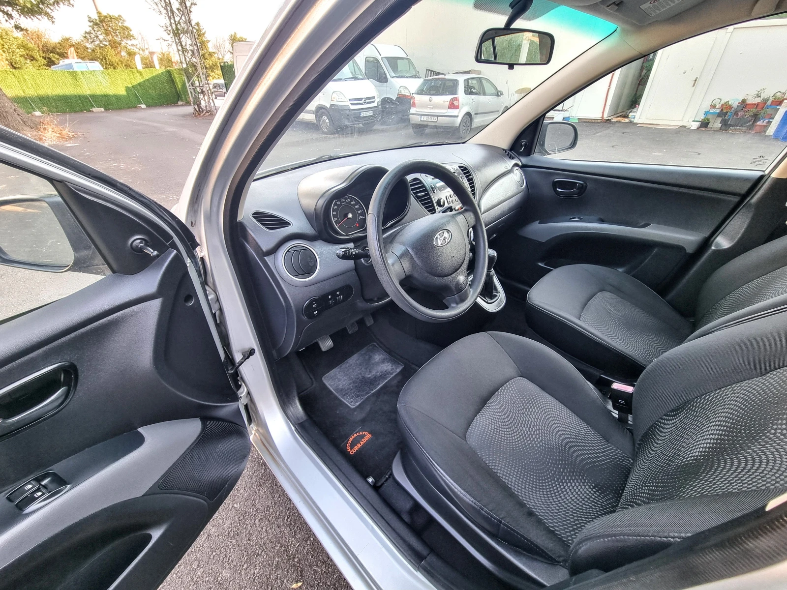 Hyundai I10 1.1 69 �.�. 2011 �. * ��������* �������� ���� 5 | Mobile.bg � ����������� 13