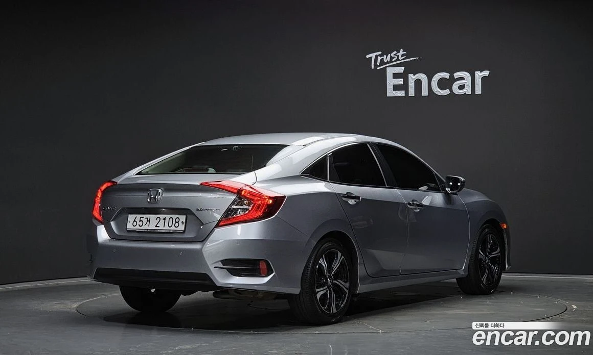 Honda Civic 2.0 10th, снимка 2 - Автомобили и джипове - 55668953
