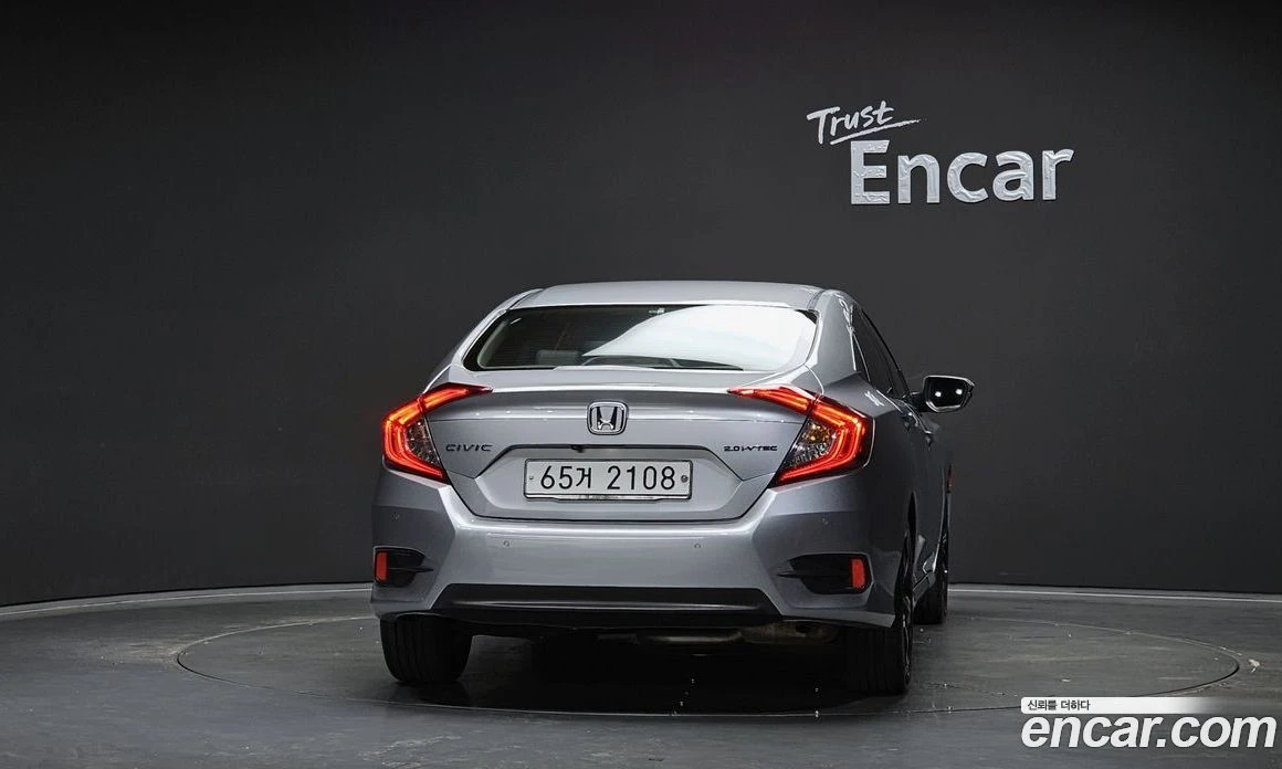 Honda Civic 2.0 10th, снимка 4 - Автомобили и джипове - 55668953