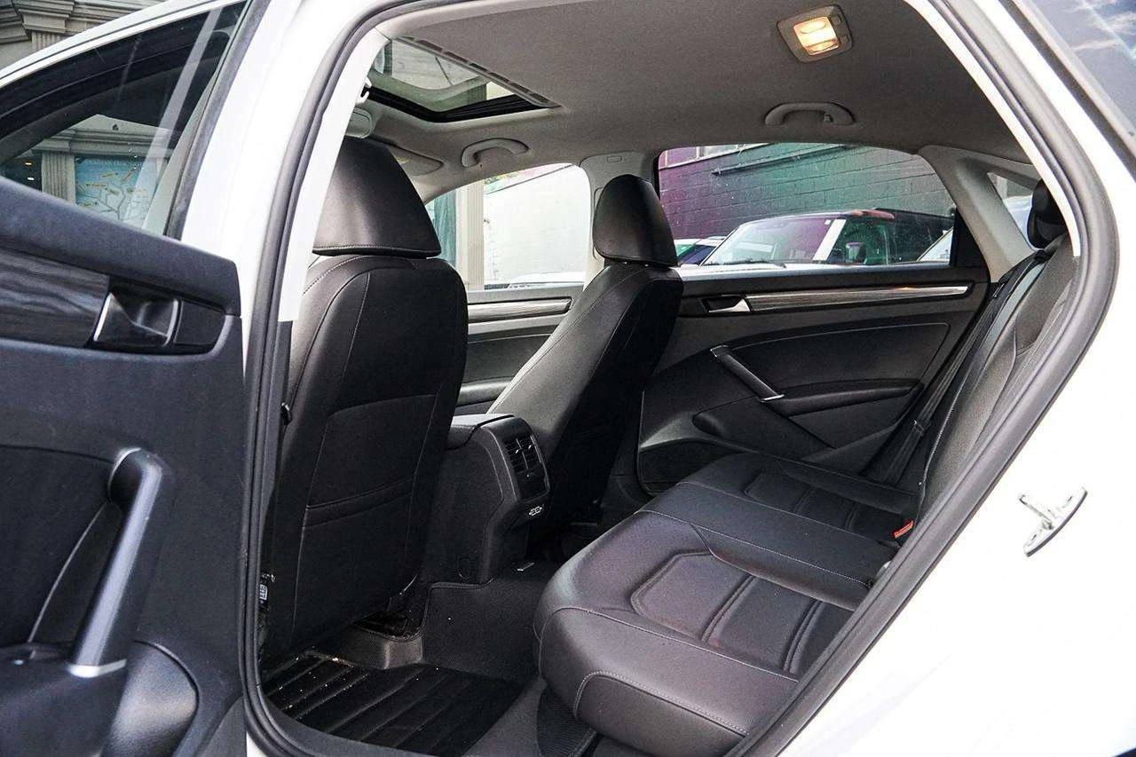 VW Passat Highline | SUNROOF| LEATHER INT| HEATED SEATS| CAM | Mobile.bg � ����������� 12