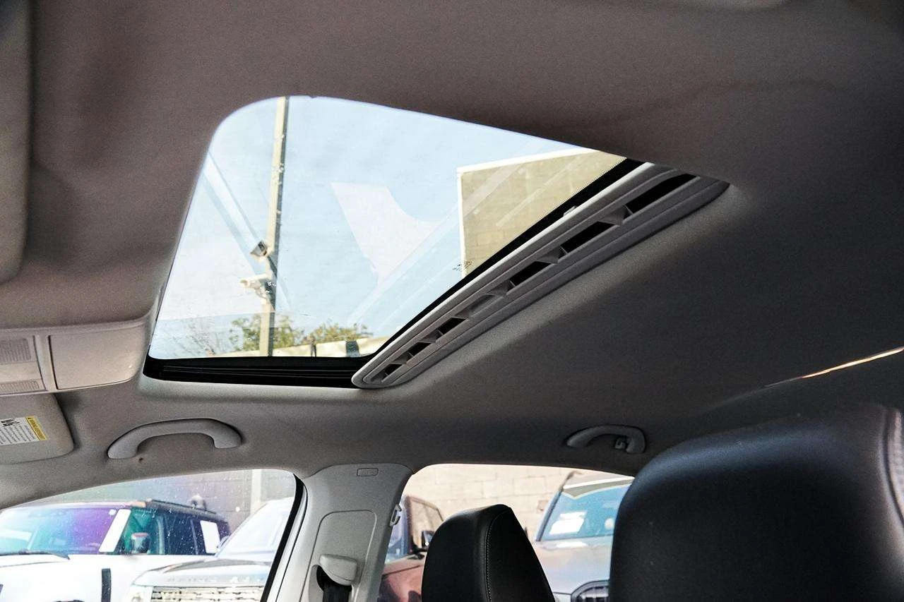 VW Passat Highline | SUNROOF| LEATHER INT| HEATED SEATS| CAM | Mobile.bg � ����������� 10
