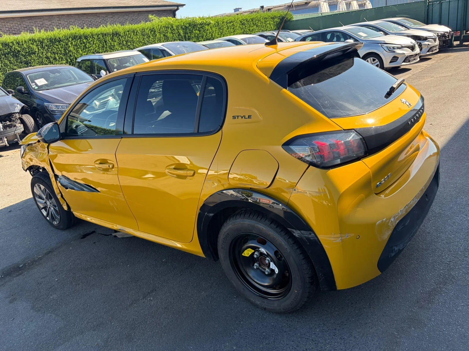 Peugeot 208, снимка 4 - Автомобили и джипове - 56485022