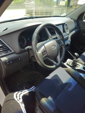 Hyundai Tucson 1.7crdi, снимка 17