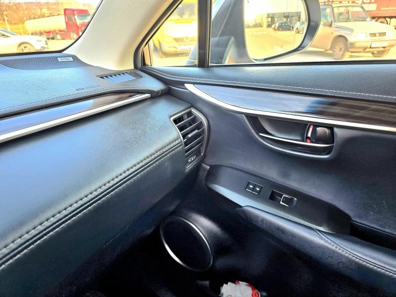 Lexus NX 300h 4x4 / LPG, снимка 8 - Автомобили и джипове - 52047275