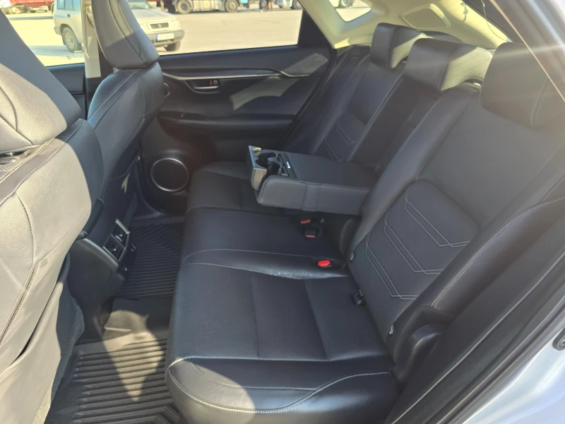 Lexus NX 300h 4x4 / LPG, снимка 10 - Автомобили и джипове - 52047275
