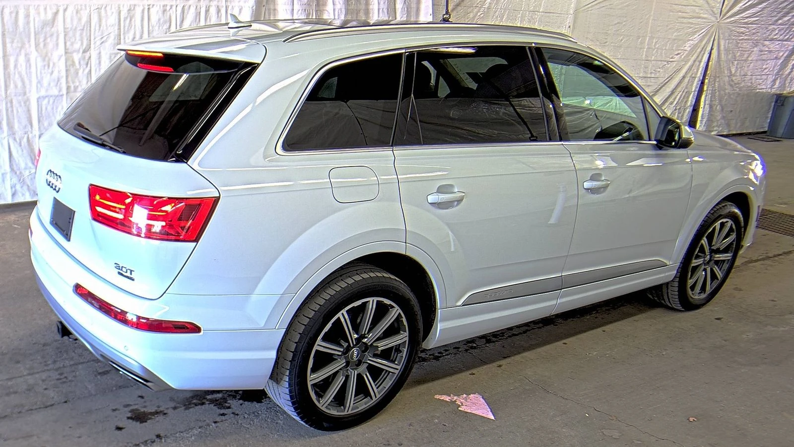 Audi Q7 3.0T* PREMIUM* PLUS* ДИГИТАЛНО* ТАБЛО* ДИСТРОНИК*  - изображение 2