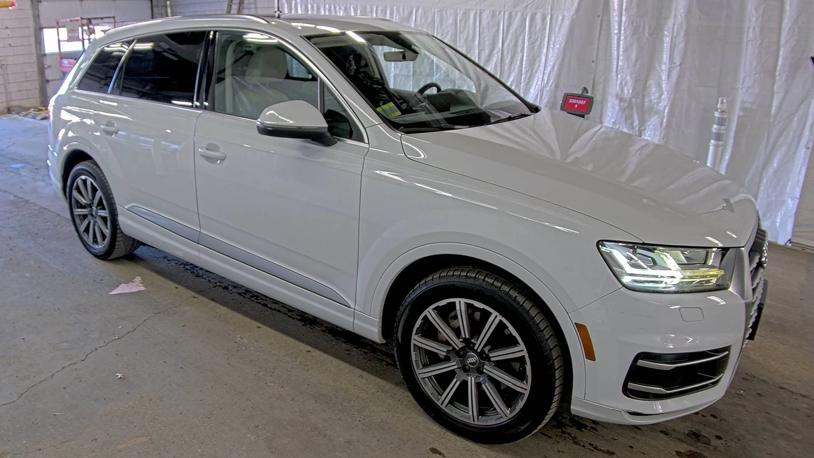 Audi Q7 3.0T* PREMIUM* PLUS* ДИГИТАЛНО* ТАБЛО* ДИСТРОНИК*  - изображение 3