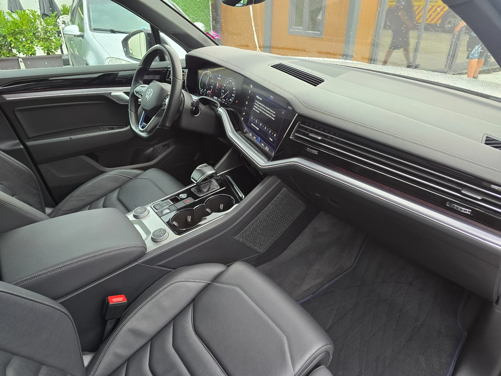 VW Touareg R-LINE E-hybrid - изображение 10