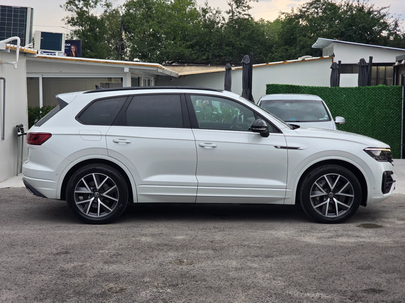 VW Touareg R-LINE E-hybrid - изображение 7