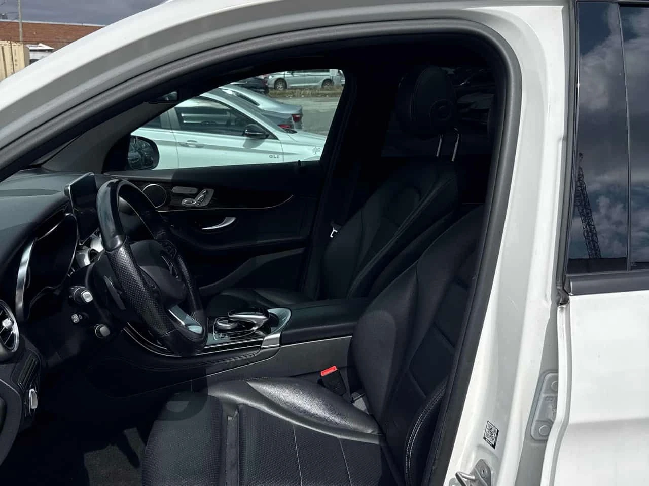 Mercedes-Benz GLC 300 2 КЛЮЧА* ПОДГРЕВИ* ПАНО* KEYLESS* CARFAX, снимка 10 - Автомобили и джипове - 54185693