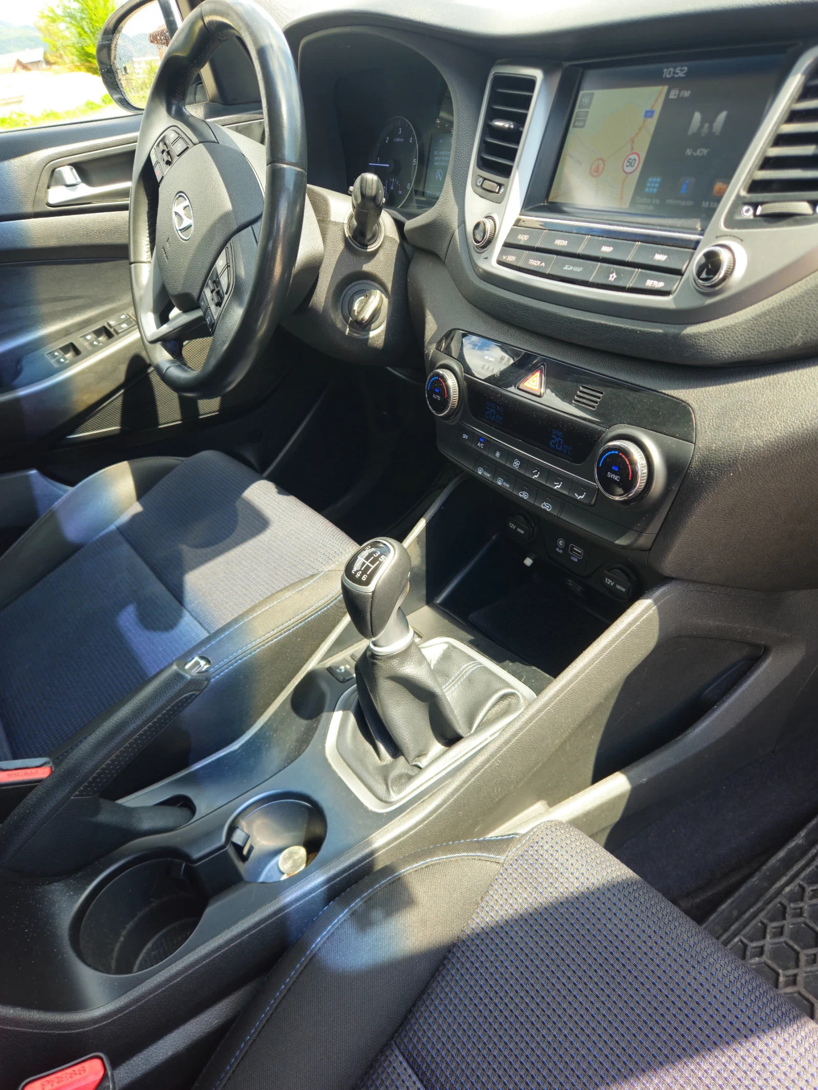 Hyundai Tucson 1.7crdi, снимка 10 - Автомобили и джипове - 54491248