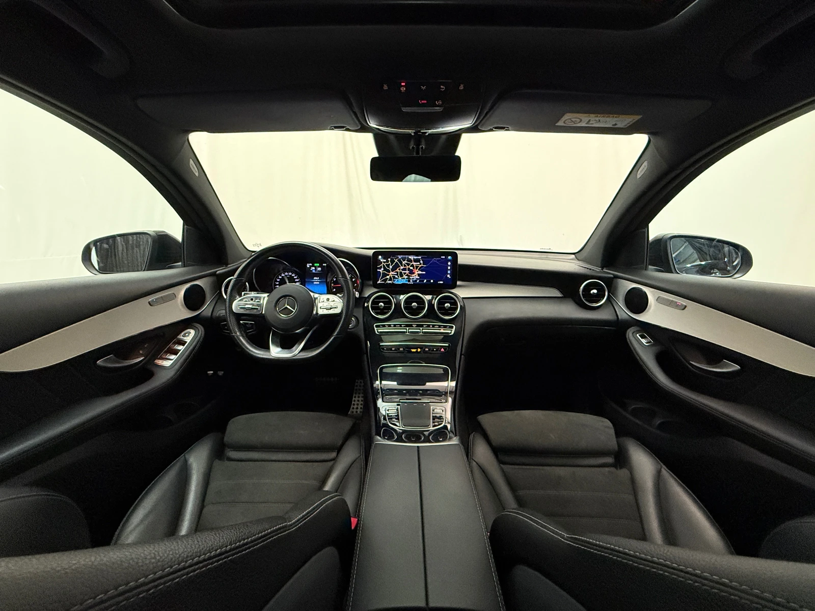Mercedes-Benz GLC 300 e AMG Coupe Plug in Hybrid, снимка 10 - Автомобили и джипове - 54591935