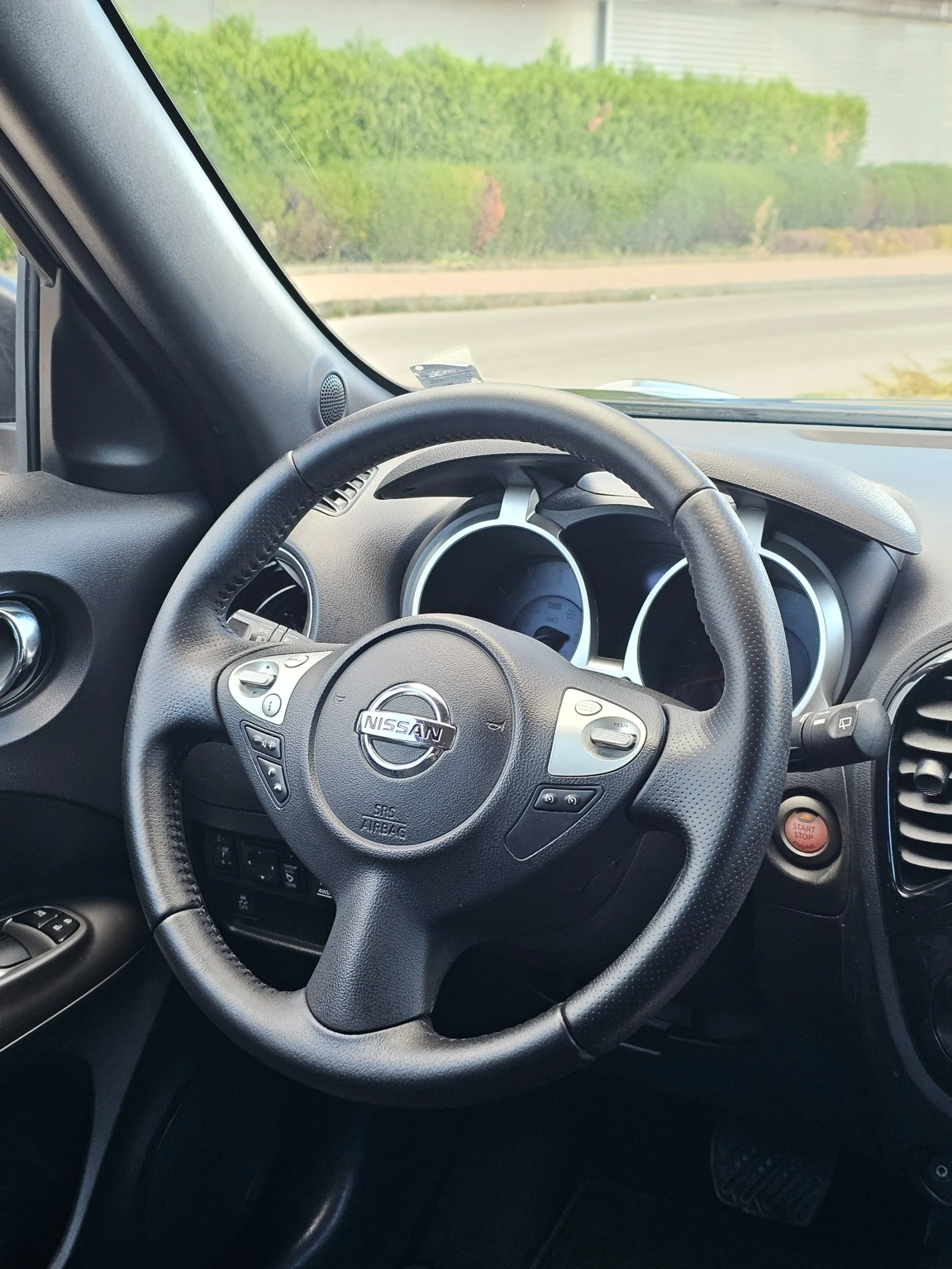 Nissan Juke Tekna Facelift 1.6t 4x4 Обслужена , снимка 12 - Автомобили и джипове - 55439518