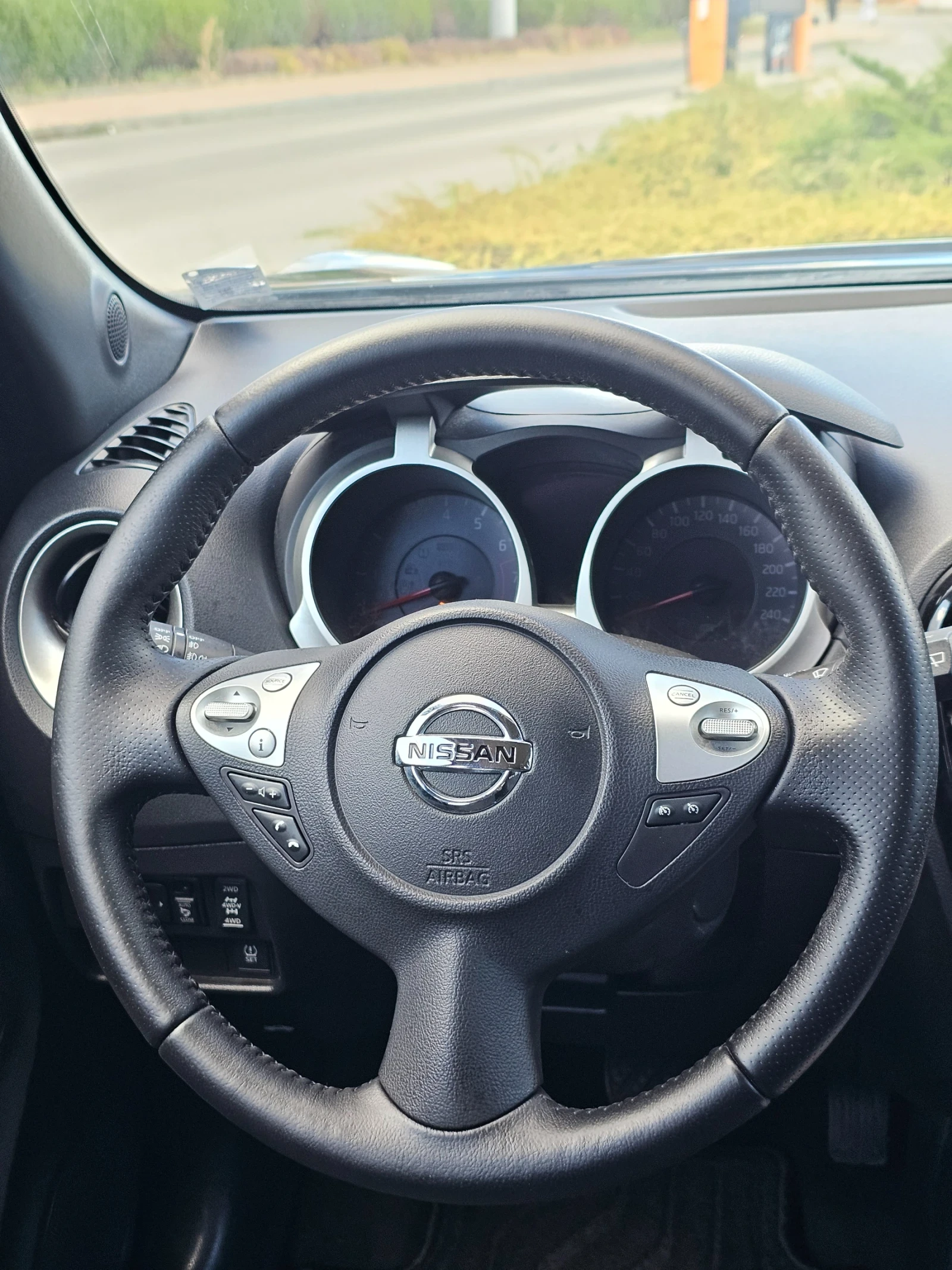 Nissan Juke Tekna Facelift 1.6t 4x4 Обслужена , снимка 13 - Автомобили и джипове - 55439518