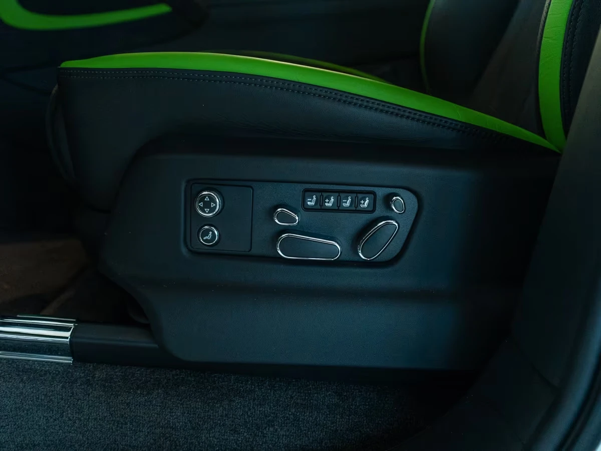 Bentley Bentayga SPEED V8 / CERAMIC / CARBON / MATRIX / HUD / 360 /, снимка 12 - Автомобили и джипове - 55463978