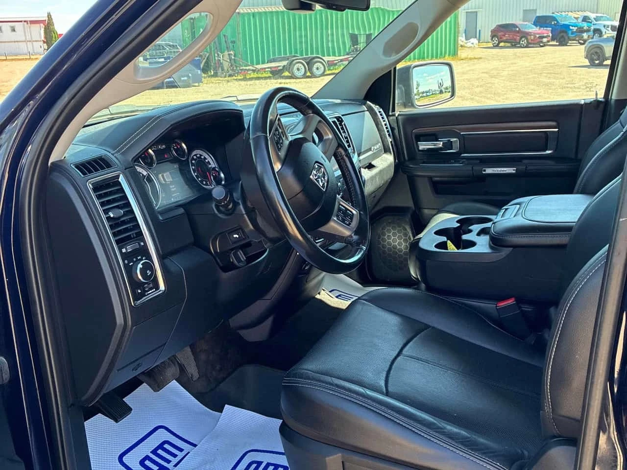 Dodge RAM 1500 * Laramie * CARFAX * ФИНАНСИРАНЕ, снимка 5 - Автомобили и джипове - 56170228
