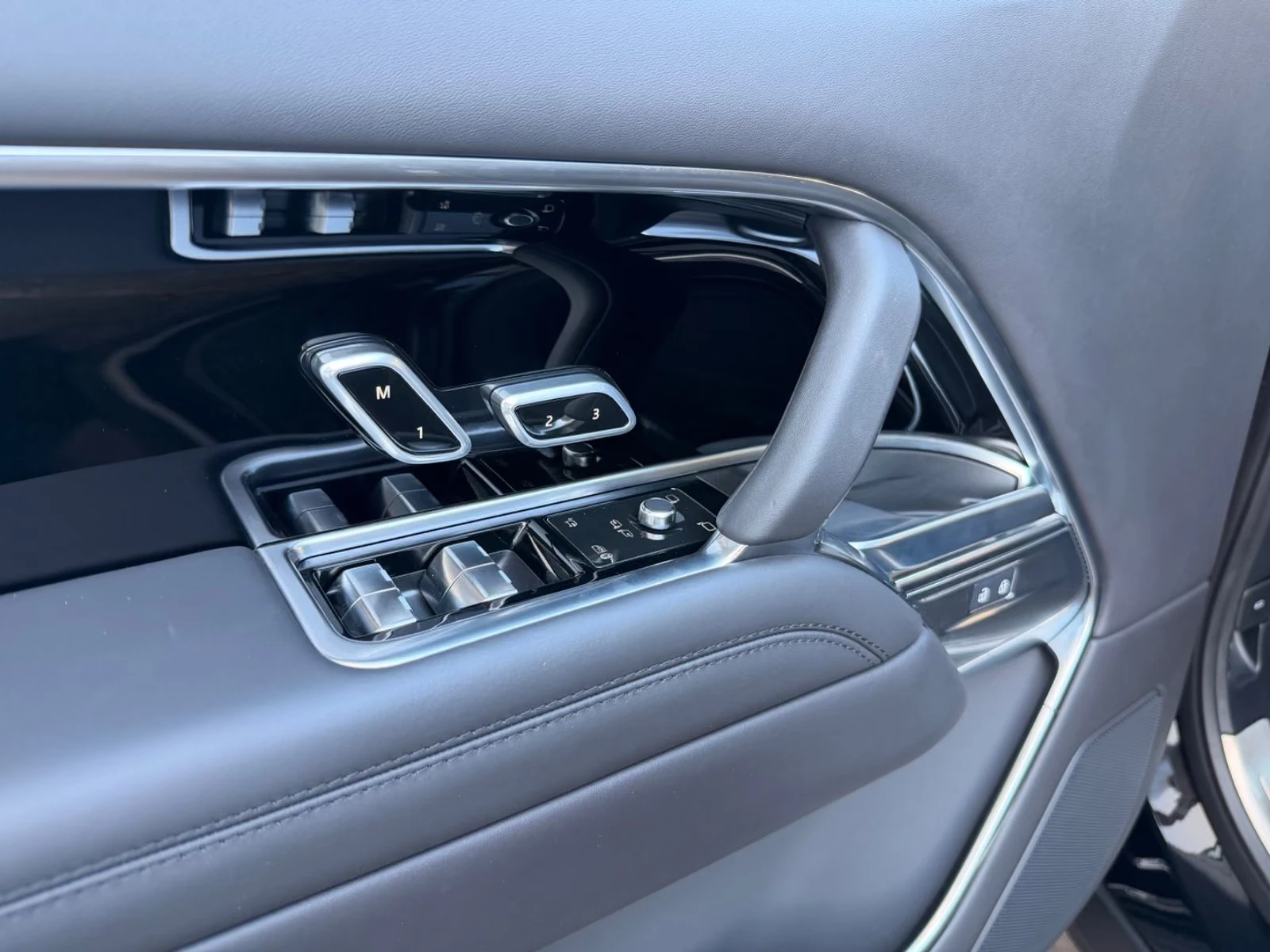 Land Rover Range rover D350 / LWB / HSE / MERIDIAN / HUD / PANO / 22/ 360 | Mobile.bg � ����������� 9