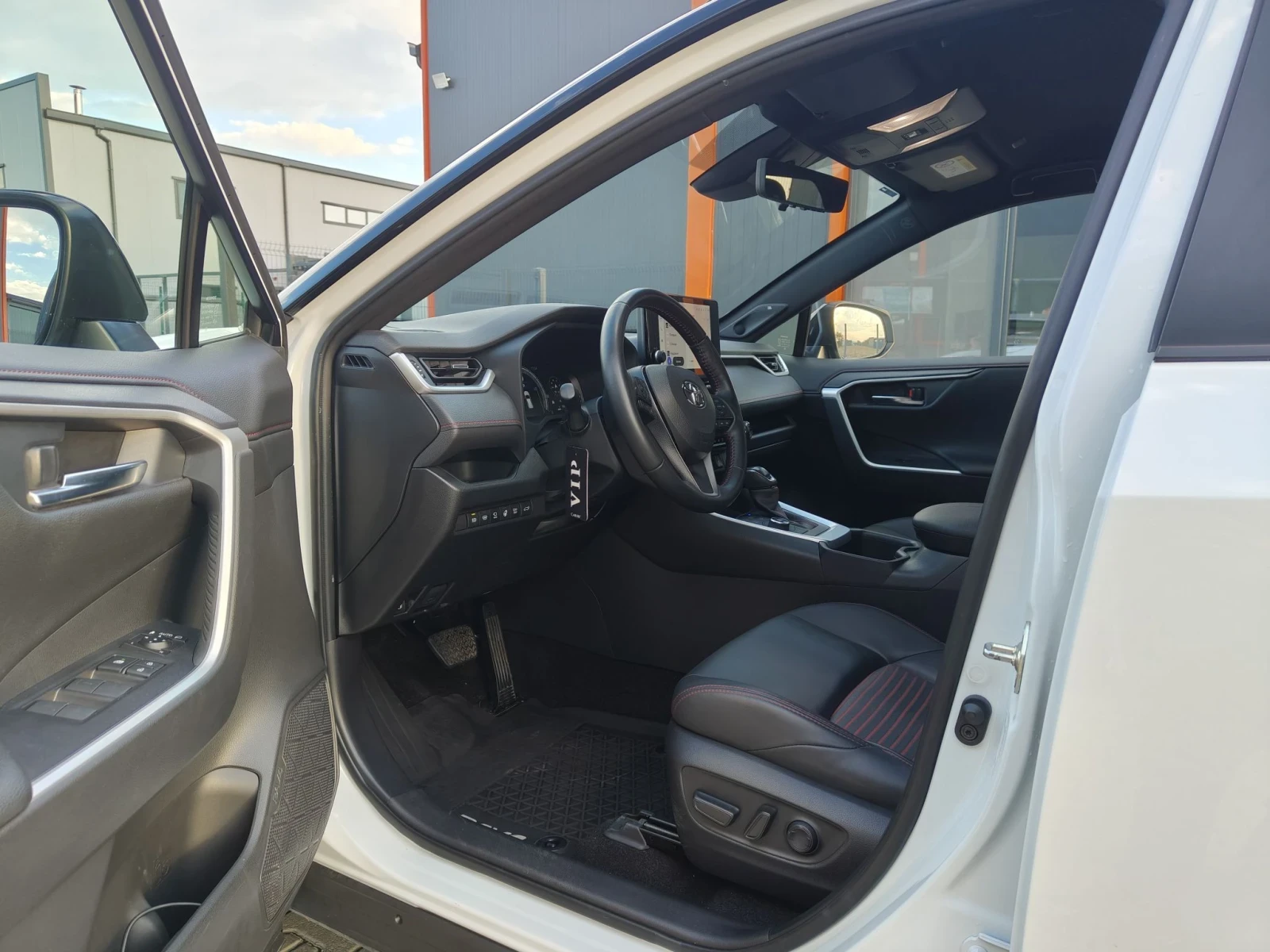 Toyota Rav4 2.5 plug-in хибрид STYLE, снимка 9 - Автомобили и джипове - 56620801