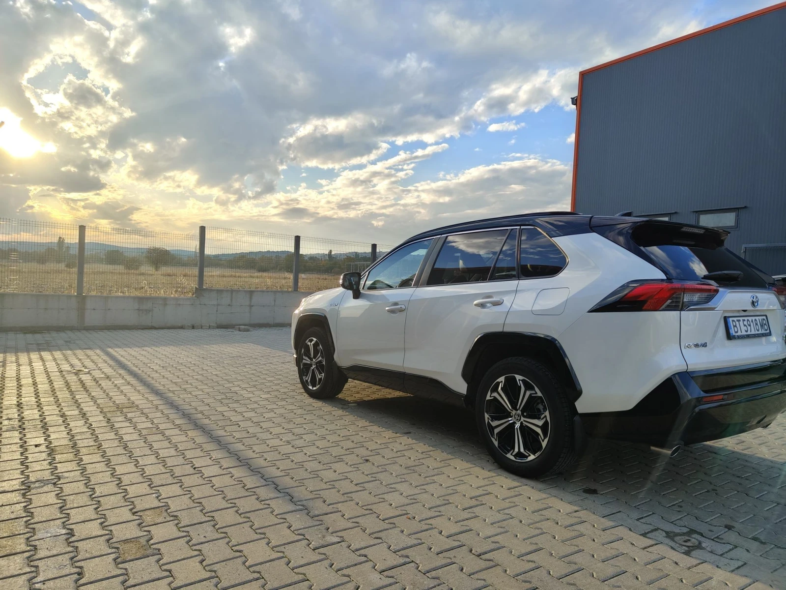 Toyota Rav4 2.5 plug-in хибрид STYLE, снимка 7 - Автомобили и джипове - 56620801