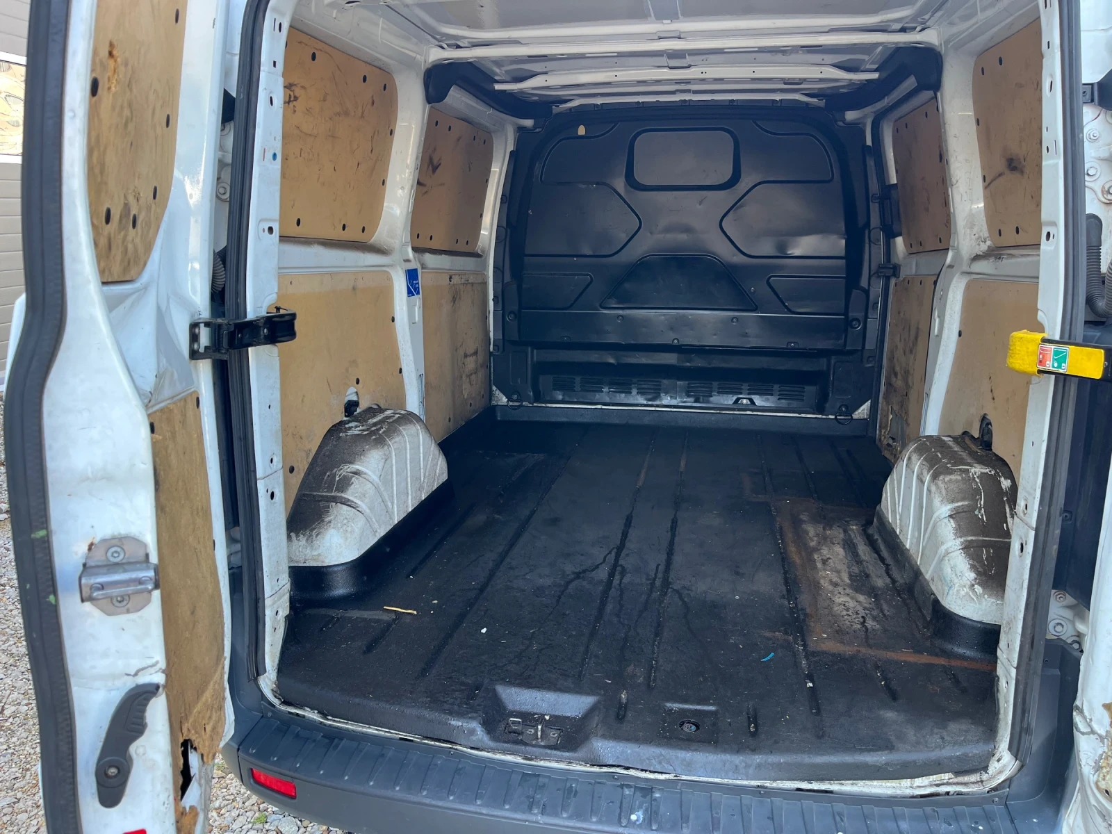 Ford Transit Custom 2.0TDI - изображение 10