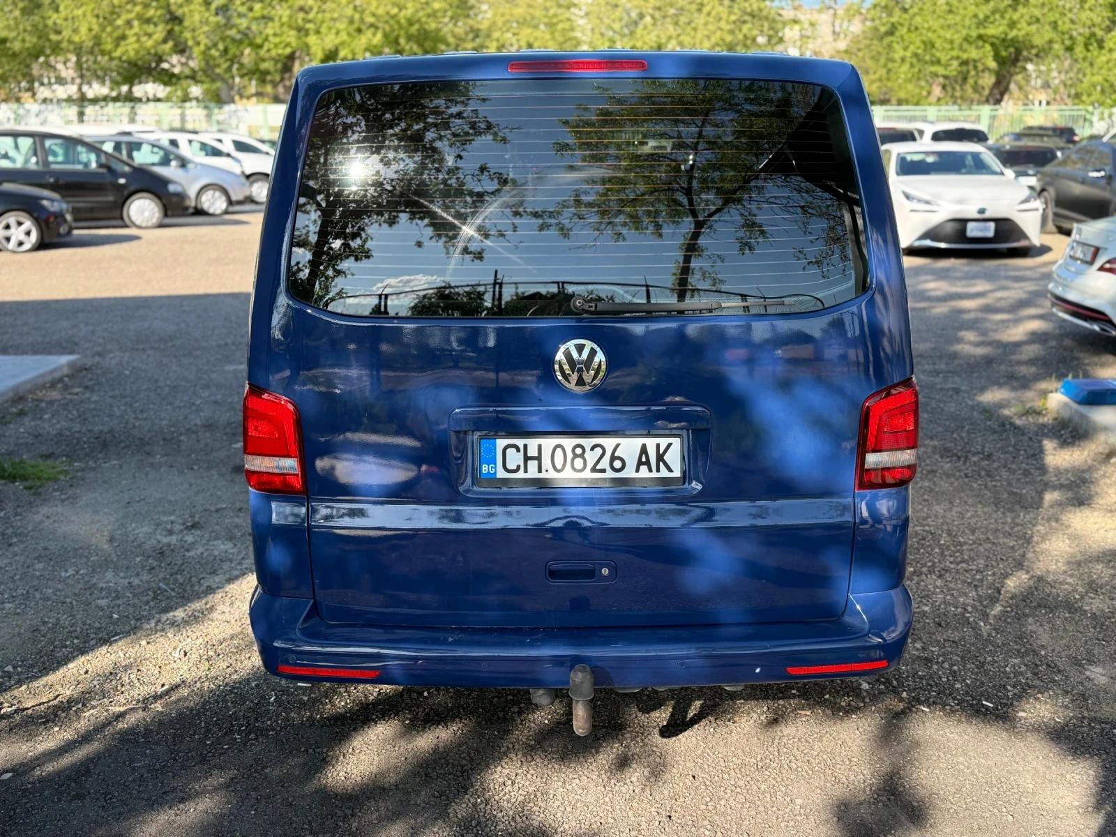 VW T5 КЛМАТИК* ПАРКТРОНИК* 8+ 1* Сменен съединител* FACE, снимка 3 - Бусове и автобуси - 54428597
