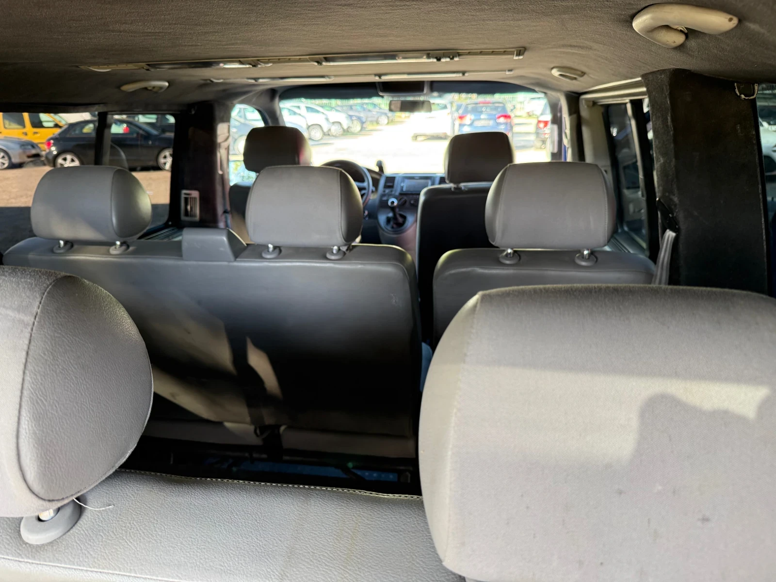VW T5 КЛМАТИК* ПАРКТРОНИК* 8+ 1* Сменен съединител* FACE, снимка 16 - Бусове и автобуси - 54428597