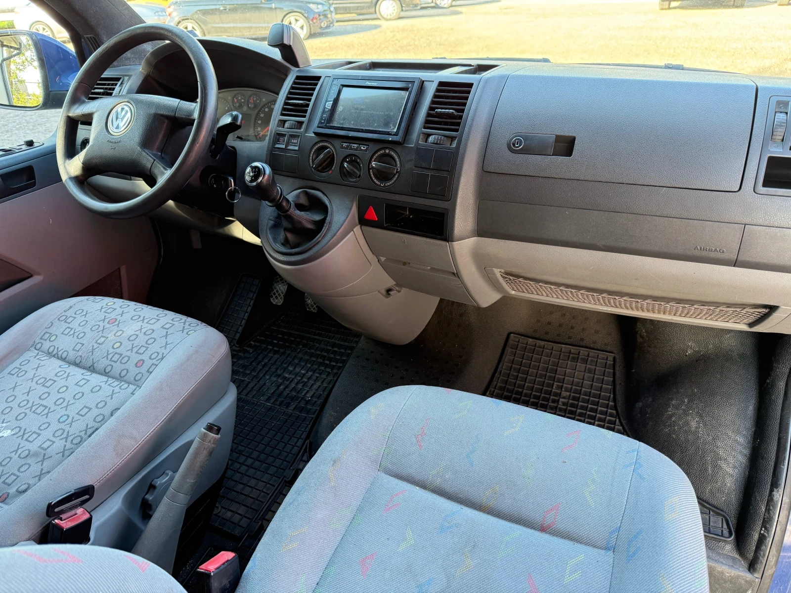 VW T5 КЛМАТИК* ПАРКТРОНИК* 8+ 1* Сменен съединител* FACE, снимка 14 - Бусове и автобуси - 54428597