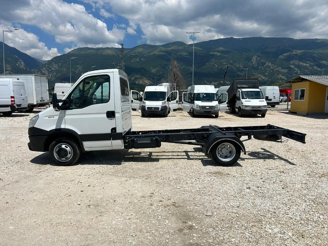 Iveco Daily 35C15 3.0L 150KC 3.5T ОБСЛУЖЕН* ПЕРФЕКТЕН, снимка 2 - Бусове и автобуси - 55185233