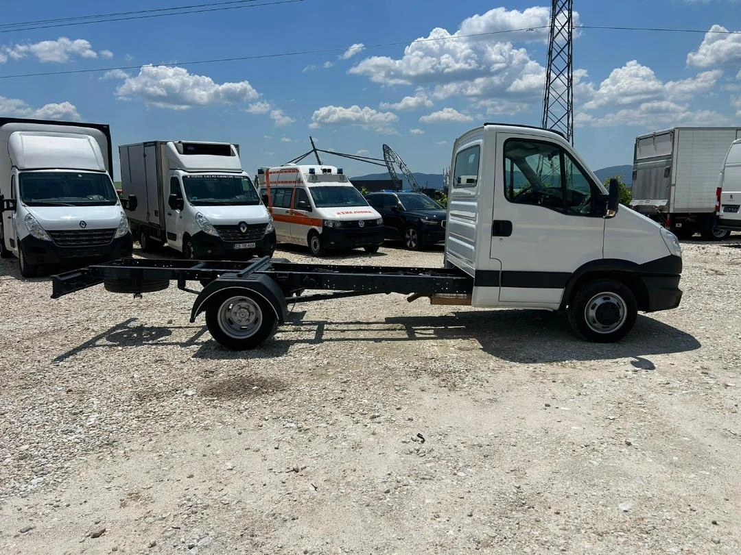 Iveco Daily 35C15 3.0L 150KC 3.5T ОБСЛУЖЕН* ПЕРФЕКТЕН, снимка 4 - Бусове и автобуси - 55185233