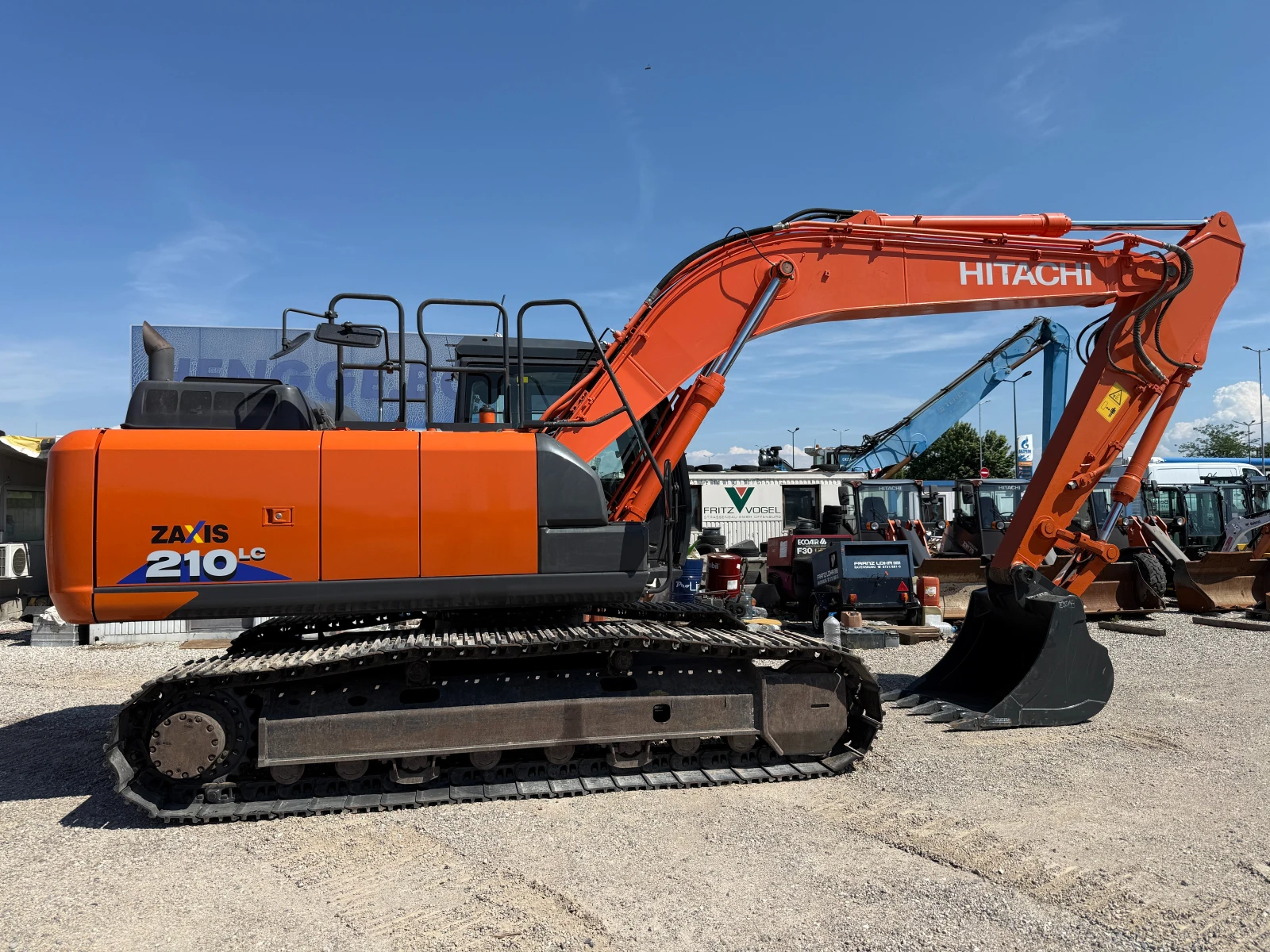 Багер Hitachi ZX 210 LC-6, снимка 11 - Индустриална техника - 54818765