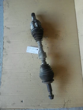 полуоска предна лява Тойота Рав4 2.2дкат 08г. (6)